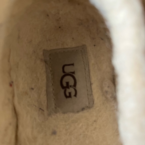 Ansley Ugg slippers - Picture 3 of 3